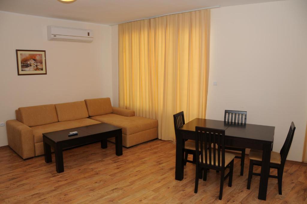 Yassen Holiday Village Sunny Beach Exterior photo